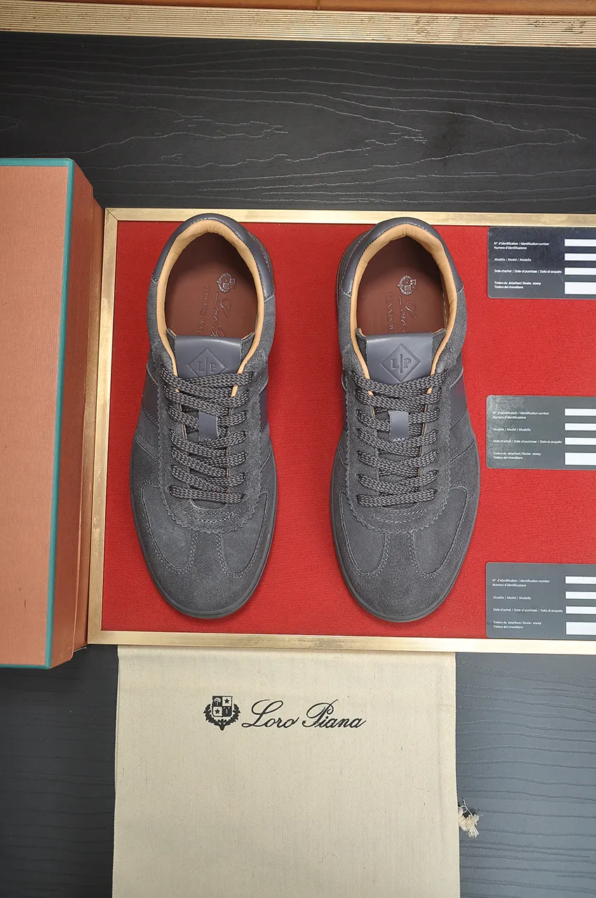 Men's men's shoes 💰580💶[𝐥𝐨𝐫𝐨 𝐏𝐢𝐚𝐧𝐚] lp classic loafers, an Italian treasure brand, the only brand that can match Hermès! Only after wearing it do we realize that we cannot let down our feet. The upper is imported cashmere, the lining of water-dyed cowhide ➕ the cowhide feet, the official original glass rubber outsole, and the pendant. Exclusive original packaging (tag ➕ brand paper ➕ outer box ➕ hand bag) code number: 38-46 (45 46 customized)